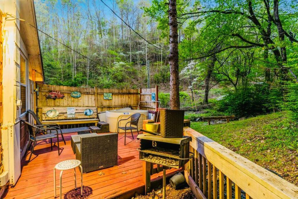 Cozy Cub Mountain Escape Vila Gatlinburg Exterior foto